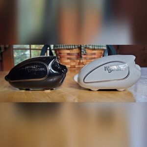 Harley-Davidson Black and White Hog Salt and Pepper Set